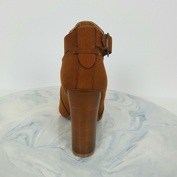 Strapped Chestnut Peep Toe Booties. - Picture 4 of 6